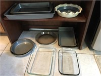 Baking Pans - Pie Pans - Pyrex / Metal