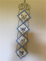 Wall Hanging rack with 4 small butterfly plates