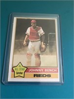 1976 Topps #300 Johnny Bench card – Cincinnati Red