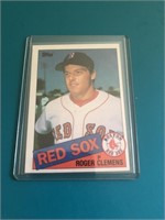 1985 Topps Roger Clemens ROOKIE CARD – Boston Red