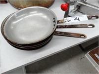 4 Chef No.10 Aluminium Skillets