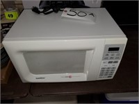 GOLDSTAR SMALL WHITE MICROWAVE