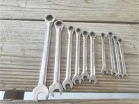 Ratcheting box end wrenches