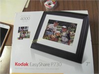 KODAK EASY SHARE P730-7in. DIGITAL FRAME IN BOX -