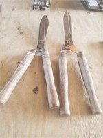 Two hand shears