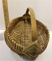 Antique / primitive egg basket good condition