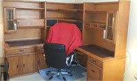 816 - HUGE CORNER DESK WITH OFFICE CHAIR