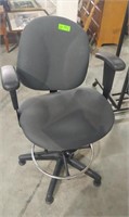 Grey Office Chair- approx  20×24×39 inches