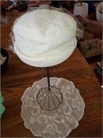 VINTAGE LADY'S HAT - CREAM WITH NETTING