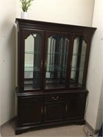 Ethan Allen Hutch China Cabinet