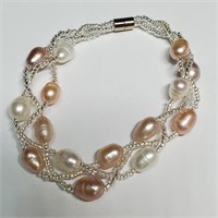 $800  Fw Pearl Megnatic Clasp Bracelet
