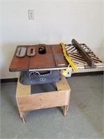 Beaver power tools Wood working table saw