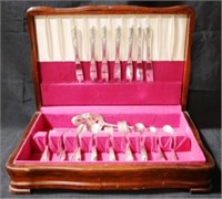 W.M. Rogers Silver Plated 67 pc Flatware Set