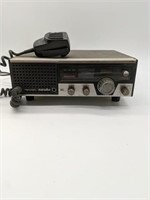 Vintage Realistic Navaho CB Radio 

Unit powers