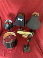 6 unmatched lamps of black and brass tone, some