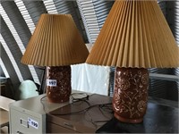 PAIR OF LAMPS W SHADES