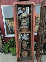 Antique gas pump Gilarco Calco Meter
Made in the