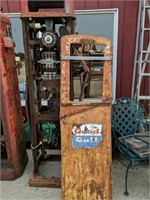 Antique Good Gulf Gas Pump
6ft2" Tall