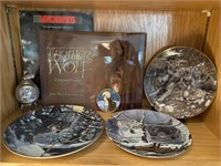 WOLF COLLECTORS PLATES, ORNAMENTS, BOOKS