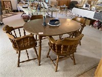 SOLID MAPLE KITCHEN TABLE W/ 4 CHAIRS & 1 LEAF