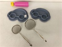 (FINAL SALE) ASSORTED KITCHEN ITEMS