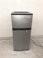 Vissani Refrigerator/Freezer