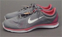 US Size 11.5 Women's Nike Tennis Shoes