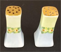 Ceramic flower design salt and pepper shakers