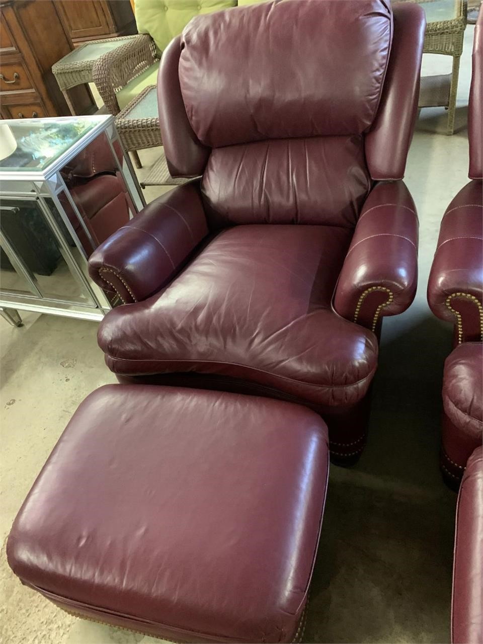 September Consignment Furniture, Glassware & Tools Auction