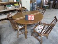 TABLE 48 X48 X29 1/2 2 LEAFS- 12 " EACH 4 CHAIRS