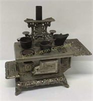 Miniature Eagle Stove 9.5", Small Cast Dishes