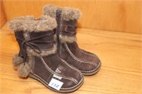 Fuzzy Boots/Size 7 Ladies