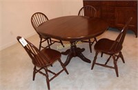 Dining room Table w/leaf & 4 chairs