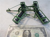 Early JOHN DEERE 7" Disc Tractor Attachment NICE