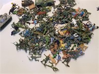 Toy plastic soldier lot army spacemen