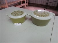 Set of 2 Pyrex Bowls w/lids