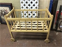 VINTAGE WOOD CRIB