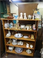 ASSORTMENT OF VINTAGE HOUSEWARE AND DECOR