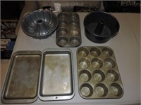 Assorted Metal & Tin Bakeware