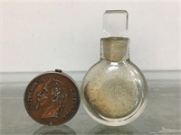 Snuff Bottle and round lighter