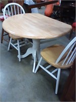 Dinette  table 2 chairs,  drop sides