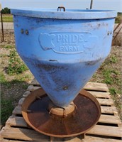 Pride of The Farm Hog Feeder 27.5" Tall