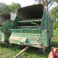 Badger forage wagon on 6 bolt gear