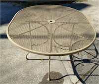 1 Oval Metal Outdoor Patio Table