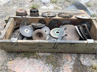 Large variety of grinding discs w/ wooden box