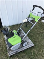 Greenworks Electric Snow Blower. 120v. 13 amp.