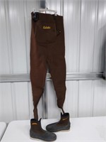 Cabelas Neoprene Waders with Boots--size Medium
