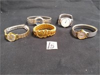 lot 9f 4 Ladies wind up watches