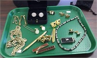 Tray lot, men’s jewelry, cufflinks, necklaces,