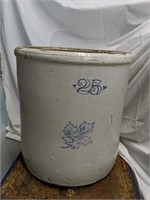 Western stoneware 25-gallon crock